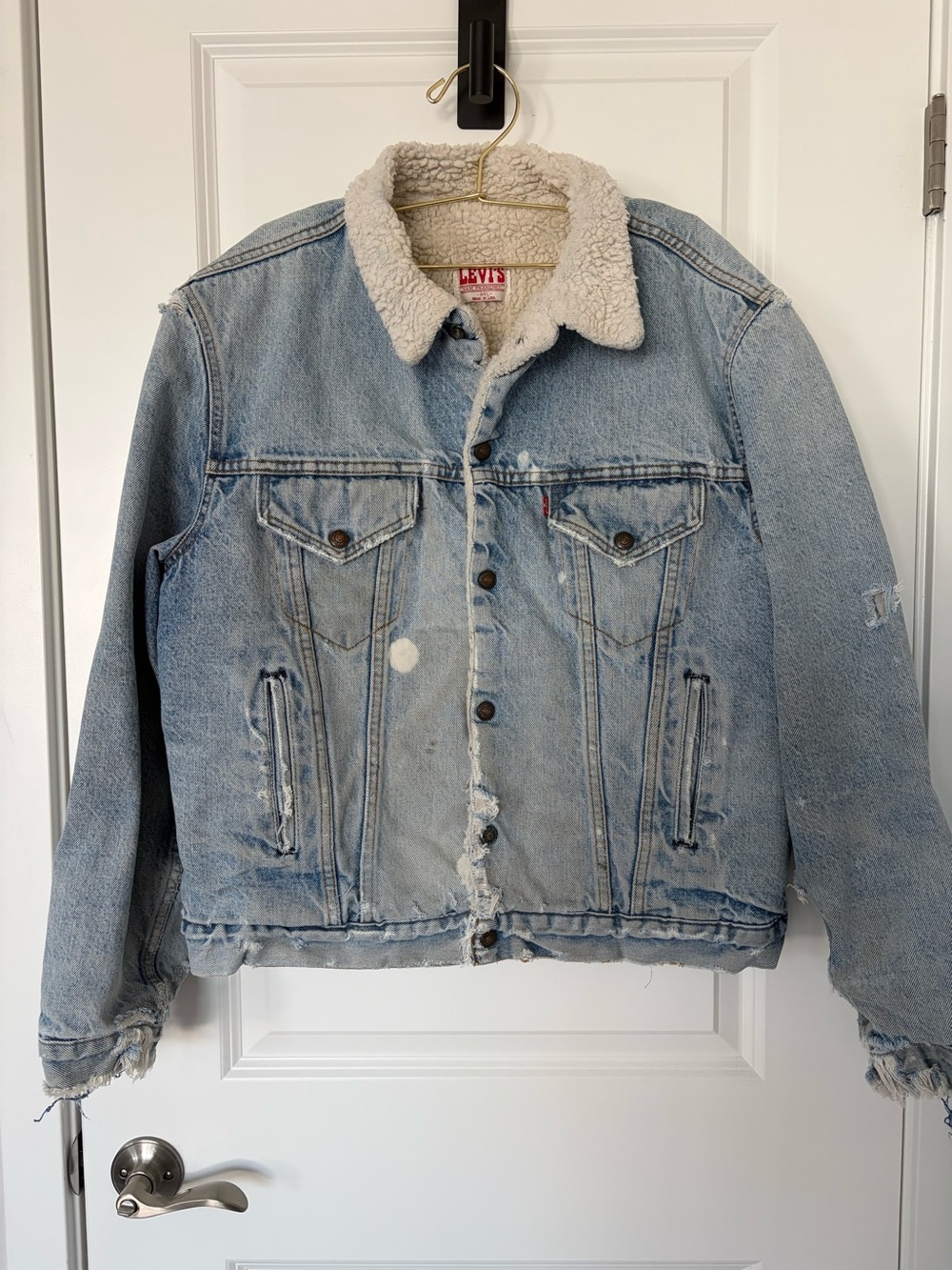 Vintage Levi’s Sherpa Lined Denim Trucker Jacket 44L USA Made Distressed